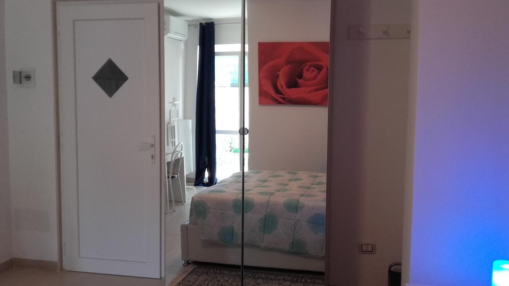Le Tre Rose Bed&Breakfast Casamassima Extérieur photo